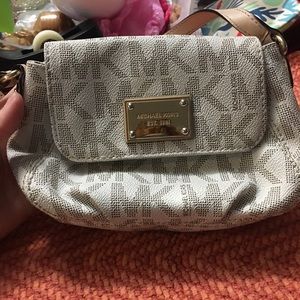 Crossbody purse